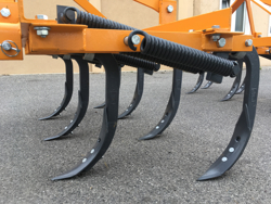 cultivator for tractor width 169cm 7 tynes for soil preparation and weeds disrupting mod de 165 7