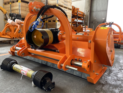 shredder with hydraulic side shift for orchard tractors mod jaguar 150