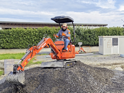 mini excavator m80
