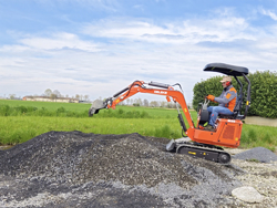 mini excavator m80
