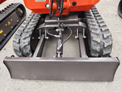 mini excavator m80