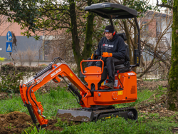 mini excavator m90se
