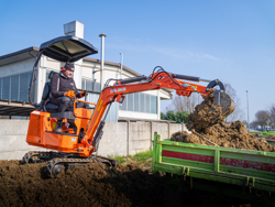 mini excavator m90se