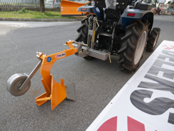 enkel plog med hjul för traktorer som yanmar iseki dp 20