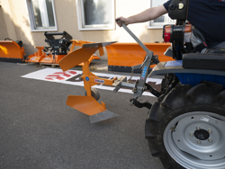 växelplog för smala traktorer som kubota iseki drp 25