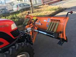 frontalt snöblad med universell platta till traktor ln 175 a