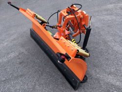 frontalt snöblad med universell platta till traktor ln 175 a