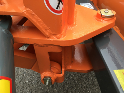 frontalt snöblad med universell platta till traktor ln 175 a