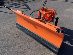 frontalt snöblad med universell platta till traktor ln 200 a