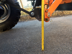 frontalt snöblad med universell platta till traktor ln 220 a