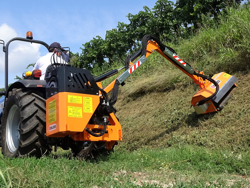 armklippare med skyttelkran til traktor airone 100