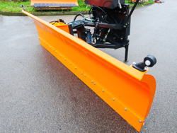 tung snöplog för traktor med universalfäste ssh 04 2 6 a