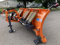 frontalt snöblad med universell platta till traktor ln 250 a