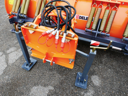 frontalt snöblad med universell platta till traktor ln 250 a