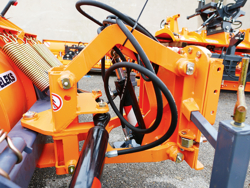 frontalt snöblad med universell platta till traktor ln 250 a