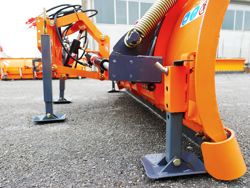 frontalt snöblad med universell platta till traktor ln 250 a