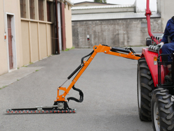 armklippare med skyttelkran til traktor airone 130 tr