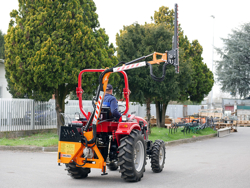 armklippare med skyttelkran til traktor airone 180 tr