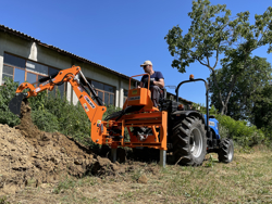 universal bakmonterad traktorgrävare med skopa mod drs 2000t