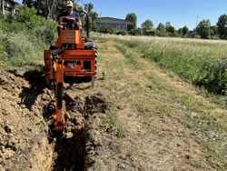 universal bakmonterad traktorgrävare med skopa mod drs 2000t
