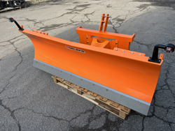 frontalt snöblad med 3 punkts fäste till traktor ln 200 c