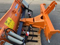 frontalt snöblad med 3 punkts fäste till traktor ln 200 c