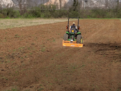 mellantung jordfräs för traktor arbets bredd 150cm manuell sidoförskjutning mod dfm 150
