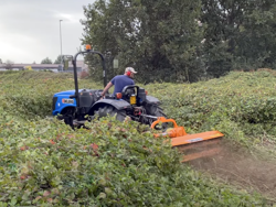 slagklippare 140cm för traktor med justerbar sidoförskjutning och hammarslagor 30 70 hk leopard 140 sph