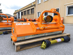slagklippare 160cm för traktor med justerbar sidoförskjutning och hammarslagor 40 60 hk lincione 160 sp