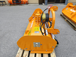slagklippare 120cm för traktor med justerbar sidoförskjutning och hammarslagor 30 60 hk lincione 120 sph