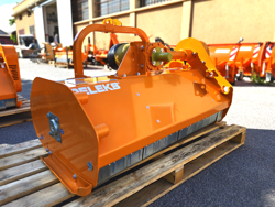 slagklippare 120cm for traktor med justerbar sidoförskjutning och hammarslagor 30 60 hk lincione 120 sp rev