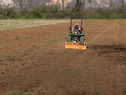 mellantung jordfräs för traktor arbets bredd 125cm manuell sidoförskjutning mod dfm 125