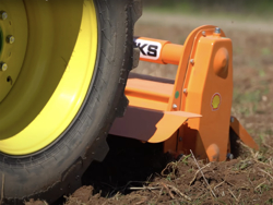 mellantung jordfräs för traktor arbets bredd 125cm manuell sidoförskjutning mod dfm 125