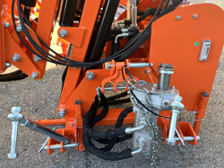 armklippare med skyttelkran til traktor merlo