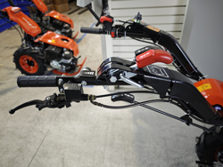 vandbar tvahjulig traktor kama motor