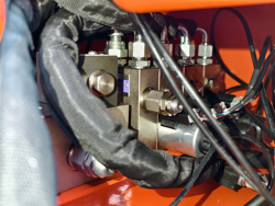 armklippare med skyttelkran til traktor airone