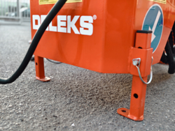 armklippare med skyttelkran til traktor airone