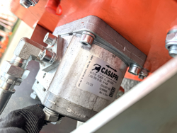 armklippare med skyttelkran til traktor airone