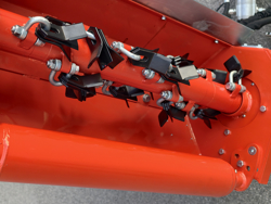 armklippare med skyttelkran til traktor airone