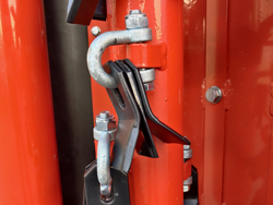 armklippare med skyttelkran til traktor airone