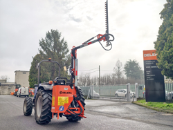 armklippare med skyttelkran til traktor airone