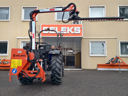 armklippare med skyttelkran til traktor airone
