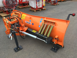 frontalt snöblad med universell platta till traktor ln 220 a RENOVERAD 41
